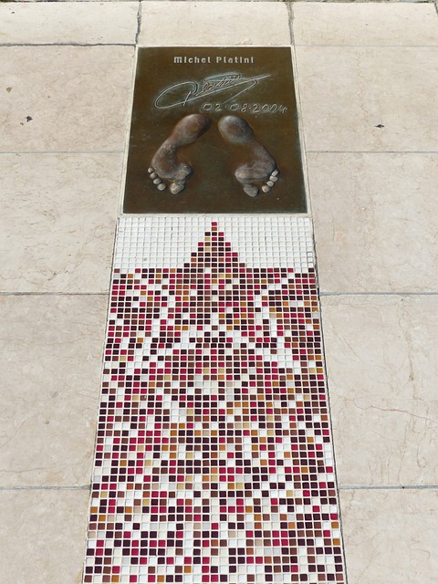 面遭遇困难 面遭遇困难